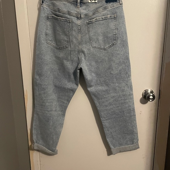 NWT!! Women’s Gap Cigarette Jeans - Picture 3 of 5